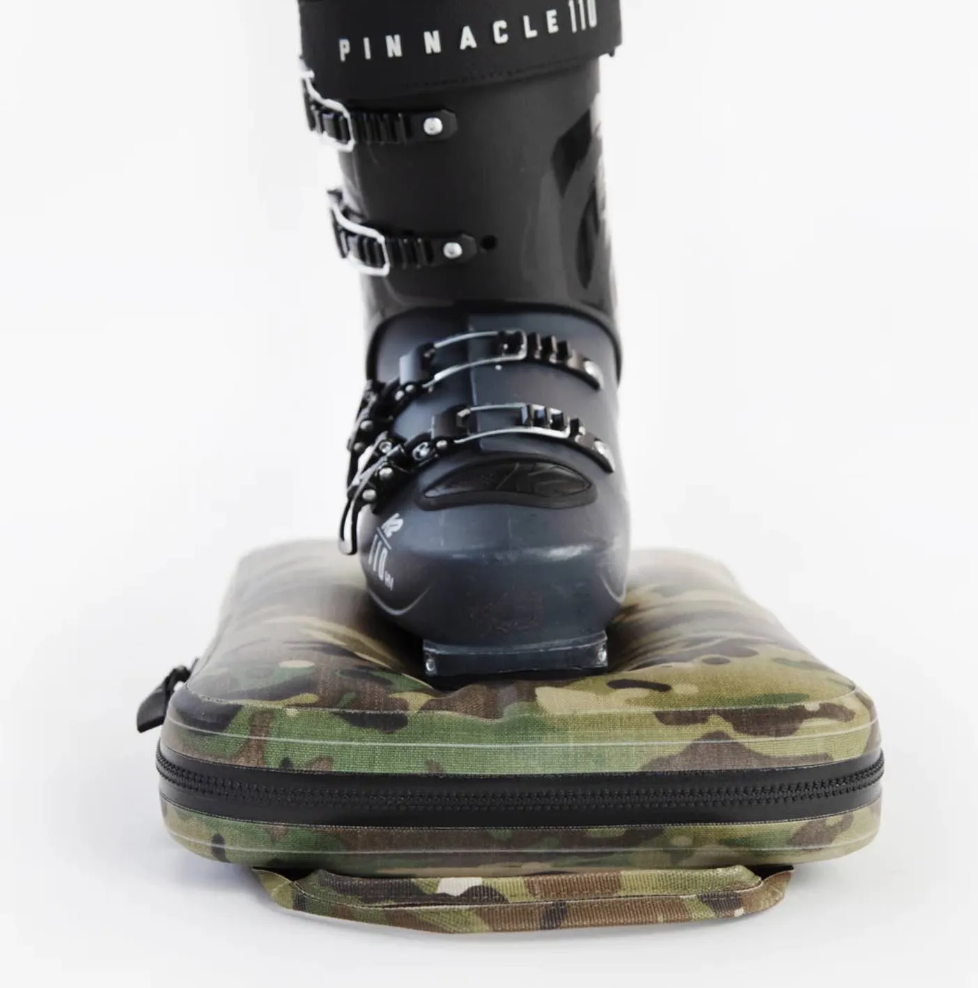Optimize the title of this e-commerce product and return it to English, requiring modifiers.

Multicam Laptop Case with Halite Carapace for Maximum Protection
